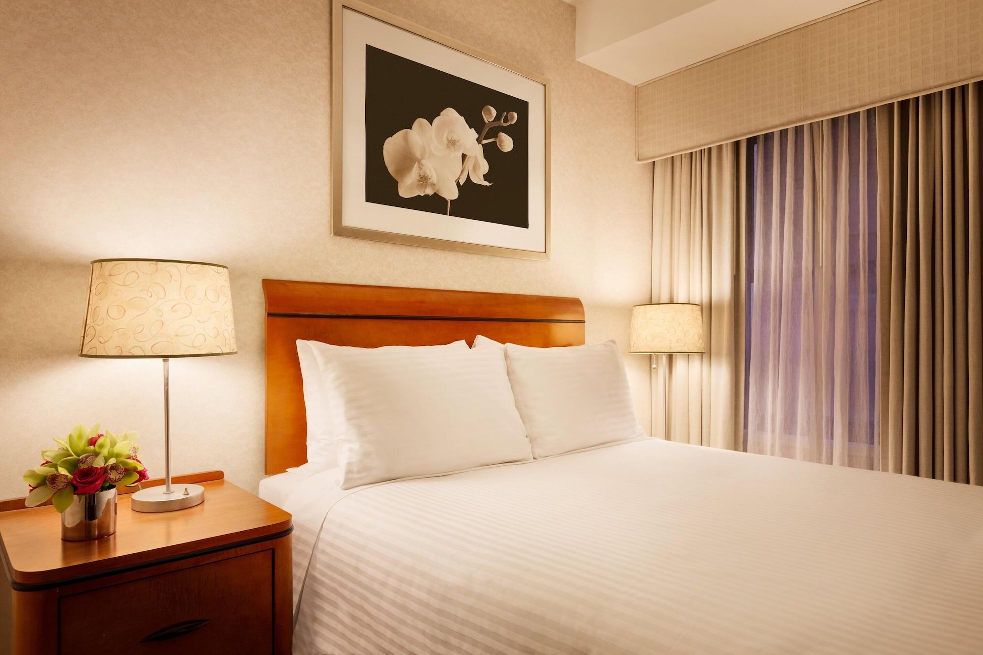 Hotel Edison Times Square New York Exterior photo A room at the Mandarin Oriental Tokyo